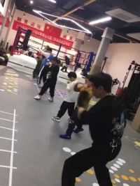 自律是取胜的法宝，加油吧少年！战神职业拳馆将以你们为骄傲！#拳击 #突破 #日常训练 #最酷的小孩 #少儿搏击散打